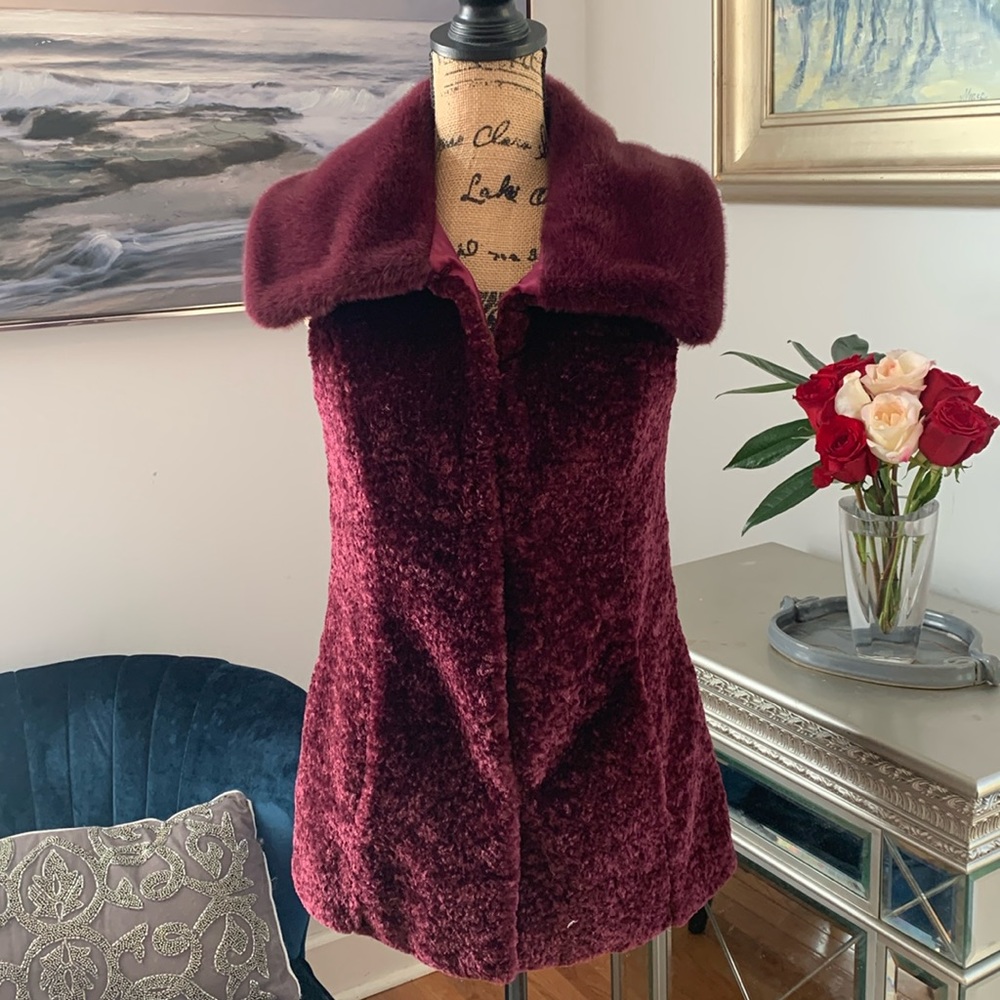 WHBM White House black market Burgundy red purple fur vest XS 2 4 $149